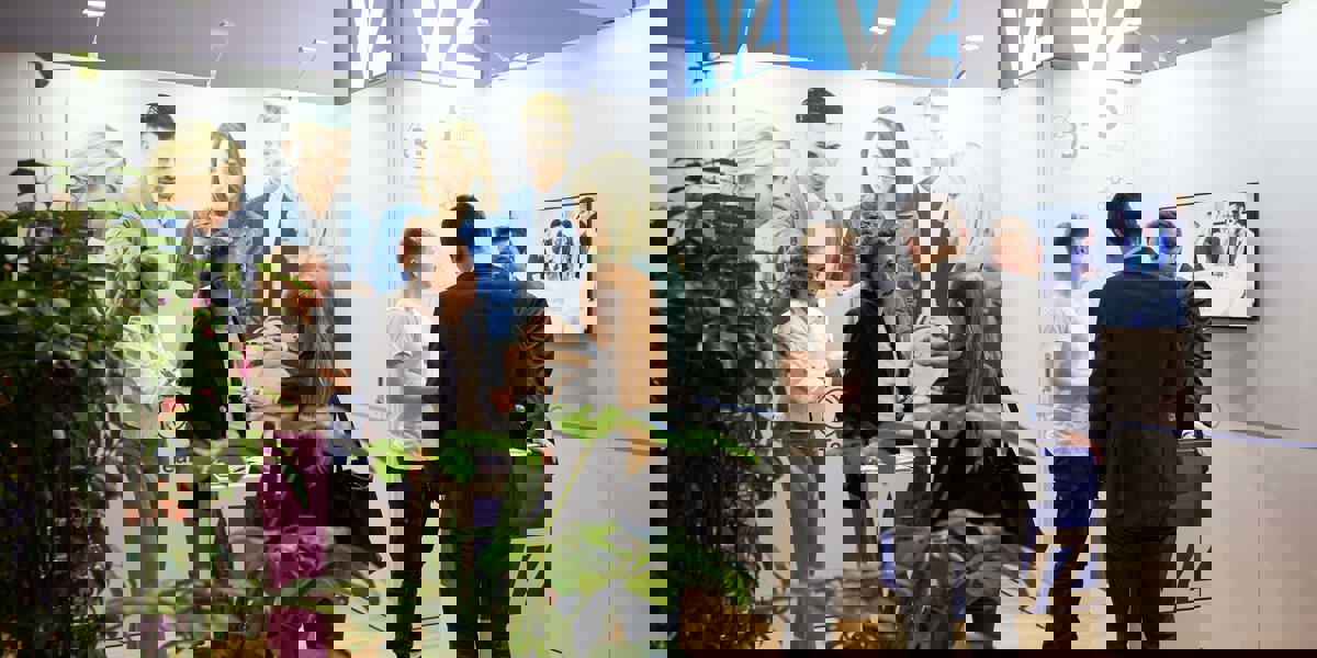 Azr 230322 7604